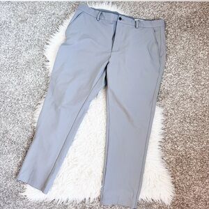 Greg Norman | Men’s Stretch Golf Chinos – Light Gray